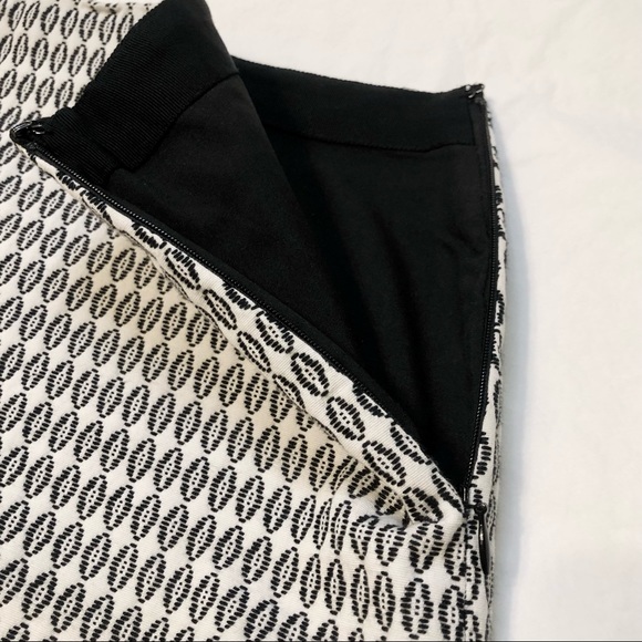 NWOT Ann Taylor Geometric Black and White Patterned Pencil Skirt Business Casual - Picture 5 of 5